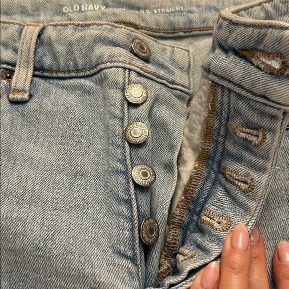 Old Navy Distressed Denim Shorts - Picture 4 of 6